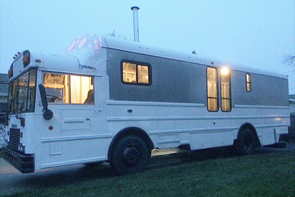 Семья превратила старый автобус в роскошный дом и объехала десятки штатов США