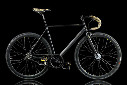 Итальянцы создали велосипед с золотыми педалями