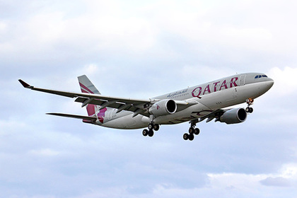 У самолета Qatar Airways в воздухе загорелся двигатель