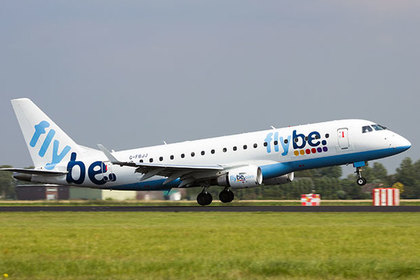 В Британии двух пассажирок сняли с рейса за надписи на самолете
