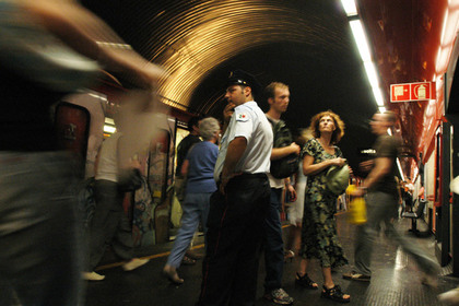 Несколько линий римского метро закрылись после землетрясения
