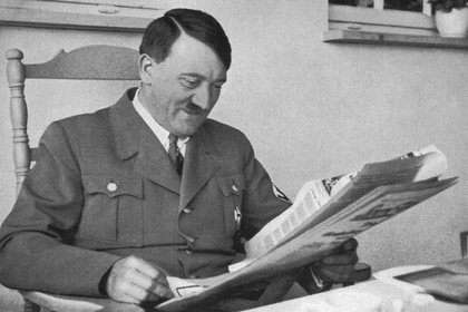 Россиянин решил продать открытки с Гитлером и поплатился