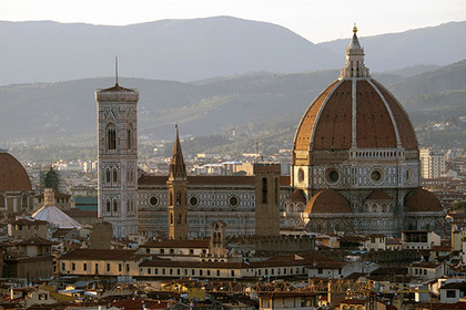 Достопримечательности Флоренции начнут поливать водой для защиты от туристов