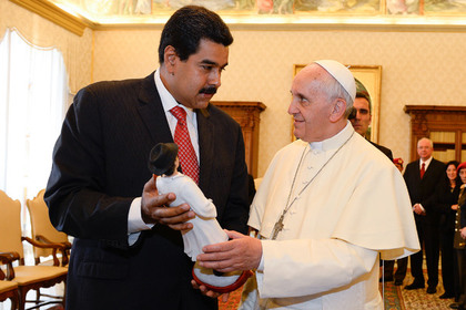 Мадуро обратился за помощью к Папе Римскому