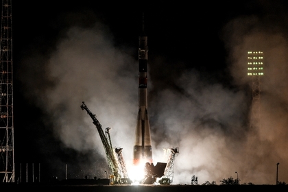 «Союз» с тремя космонавтами стартовал к МКС с Байконура